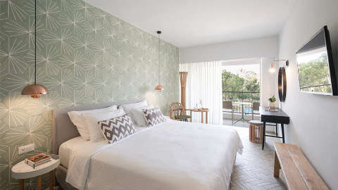 Guest room