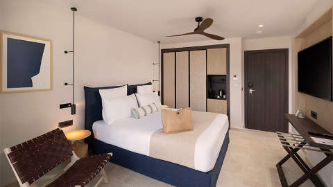 Guest room