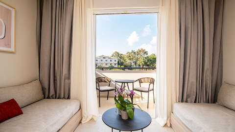 Guest room