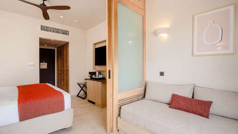Guest room