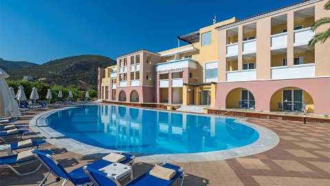 Accommodation - Fodele Beach & Waterpark Holiday Resort - Pool view