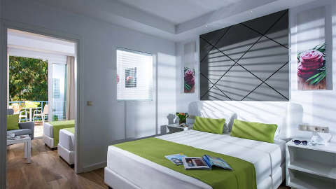 Accommodation - Fodele Beach & Waterpark Holiday Resort - Guest room