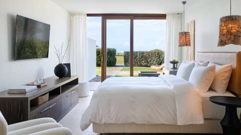 Guest room