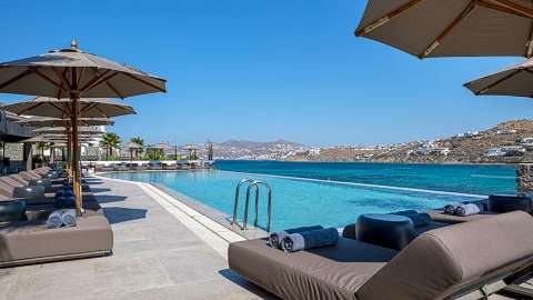 Accommodation - Aeonic Suites & Spa - Pool view - Mykonos