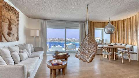 Guest room