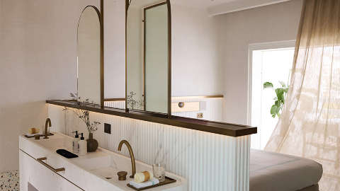 Guest room