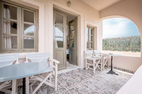 Accommodation - En Plo Boutique Suites - Oia Santorini - Guest room - OIA