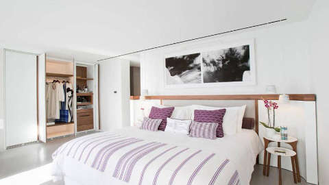 Guest room