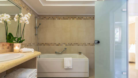 Guest room