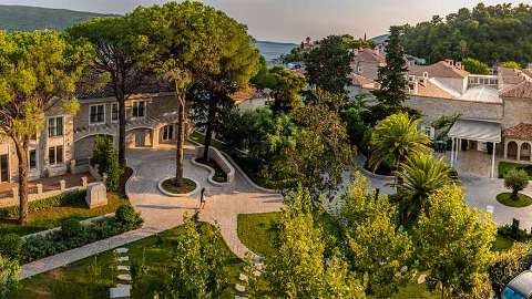 Accommodation - Lazure Hotel and Marina - Spa