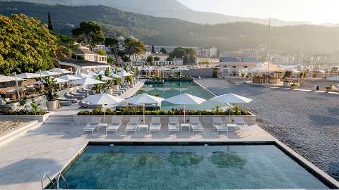 Accommodation - Lazure Hotel and Marina - Pool view