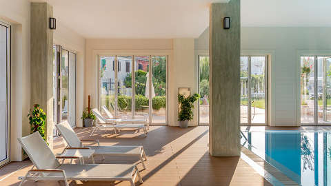 Accommodation - Lazure Hotel and Marina - Pool view