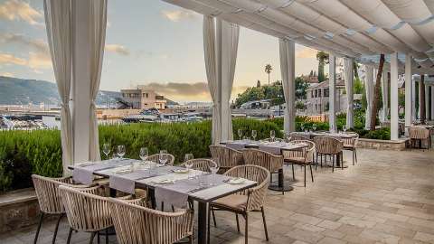 Accommodation - Lazure Hotel and Marina - Restaurant