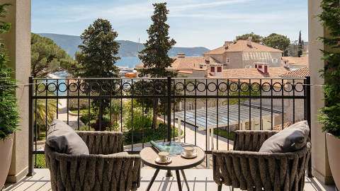 Accommodation - Lazure Hotel and Marina - Guest room