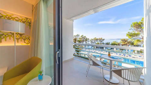 Accommodation - Bluesun Hotel Berulia - Guest room