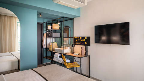 Guest room