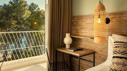 Guest room