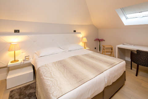 Accommodation - Cornaro Hotel - Guest room - SPLIT