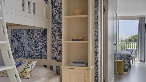 Guest room