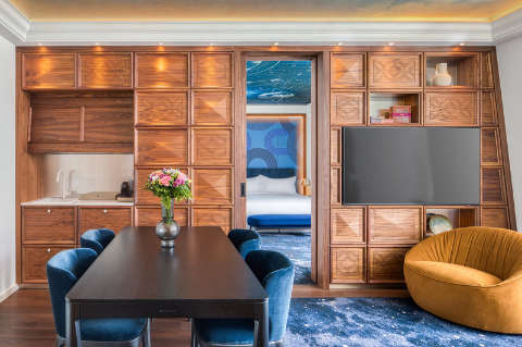 Guest room