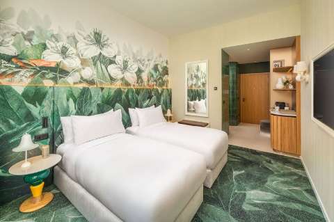 Guest room