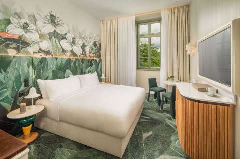 Guest room