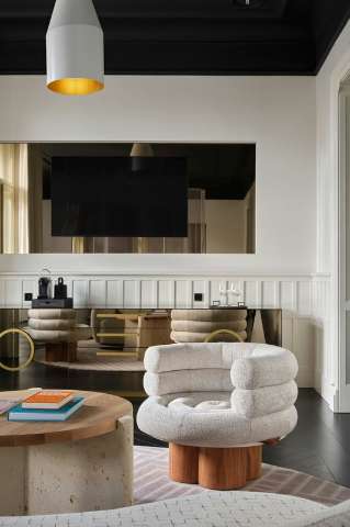 Guest room