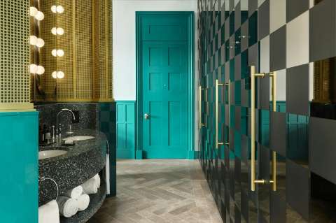Guest room