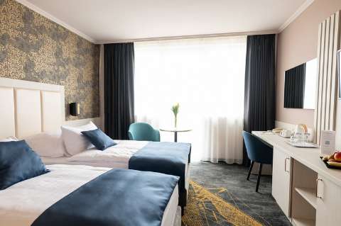 Accommodation - Airport Hotel Budapest - Guest room - BUDAPEST