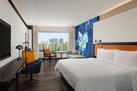 Accommodation - Le Meridien Ahmedabad - Guest room - Ahmedabad