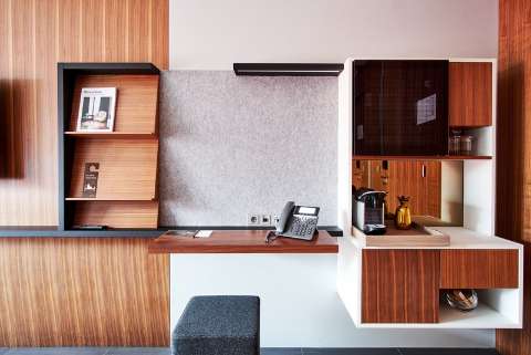 Accommodation - Ion City Hotel - Guest room