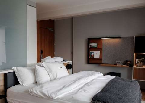 Accommodation - Ion City Hotel - Guest room