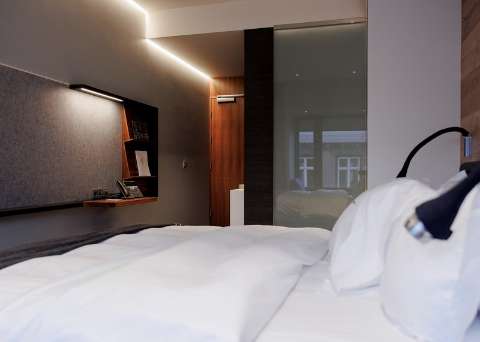 Accommodation - Ion City Hotel - Guest room