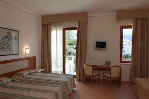 Accommodation - Caravel - Guest room - SORRENTO