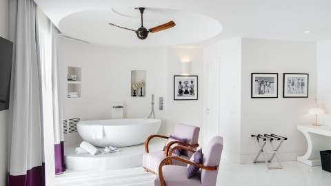 Guest room
