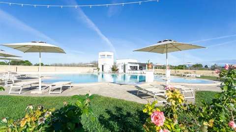 Accommodation - Masseria Rauccio - Pool view