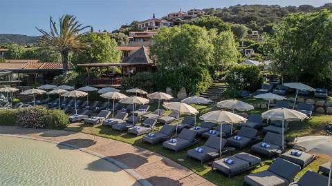 Accommodation - Veridia Resort, a Member of Radisson Individuals - Pool view