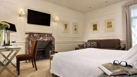 Guest room