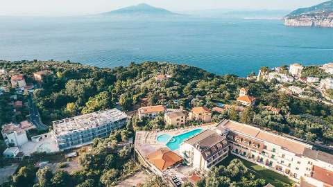 Accommodation - Grand Hotel Vesuvio - Exterior view - Sorrento