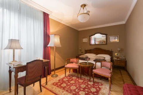 The Leading Hotels