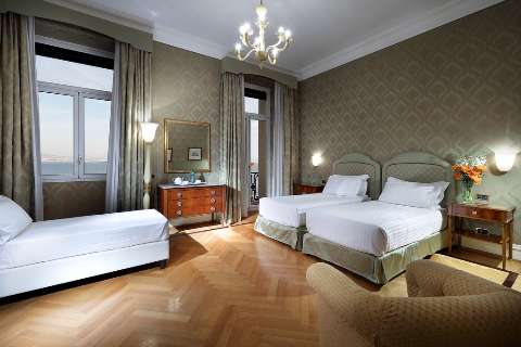 Accommodation - Eurostars Hotel Excelsior - Guest room - NAPLES
