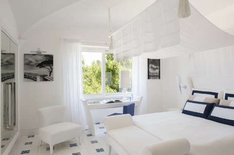 Guest room