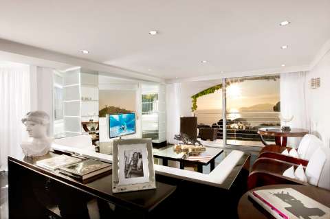 Guest room
