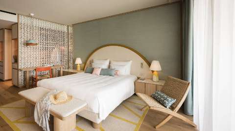Guest room