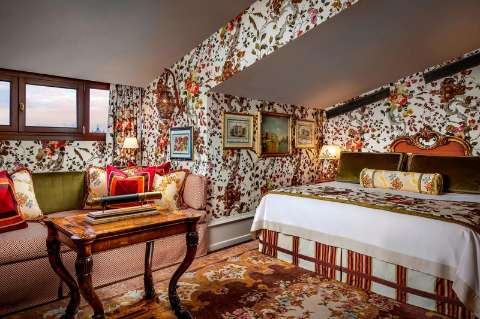 Guest room