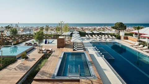 Accommodation - Falkensteiner Hotel & Spa Jesolo - Pool view - Jesolo