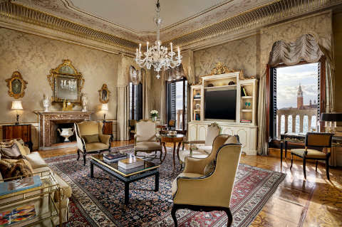 Guest room