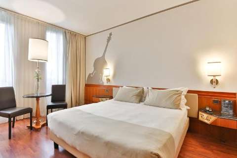 Accommodation - Hotel Leon d'Oro - Guest room - VERONA