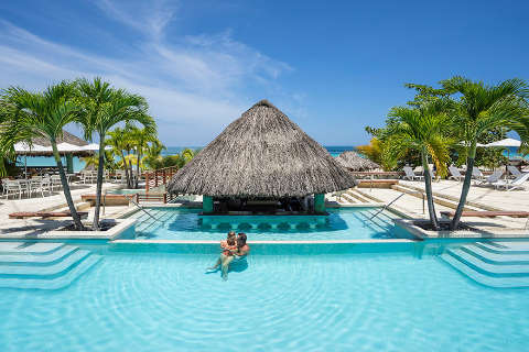 Acomodação - Couples Swept Away - Vista para a Piscina - Negril