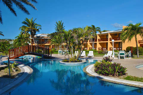 Unterkunft - Sugar Bay Club Suites & Hotel - Ansicht der Pool - St Kitts & Nevis